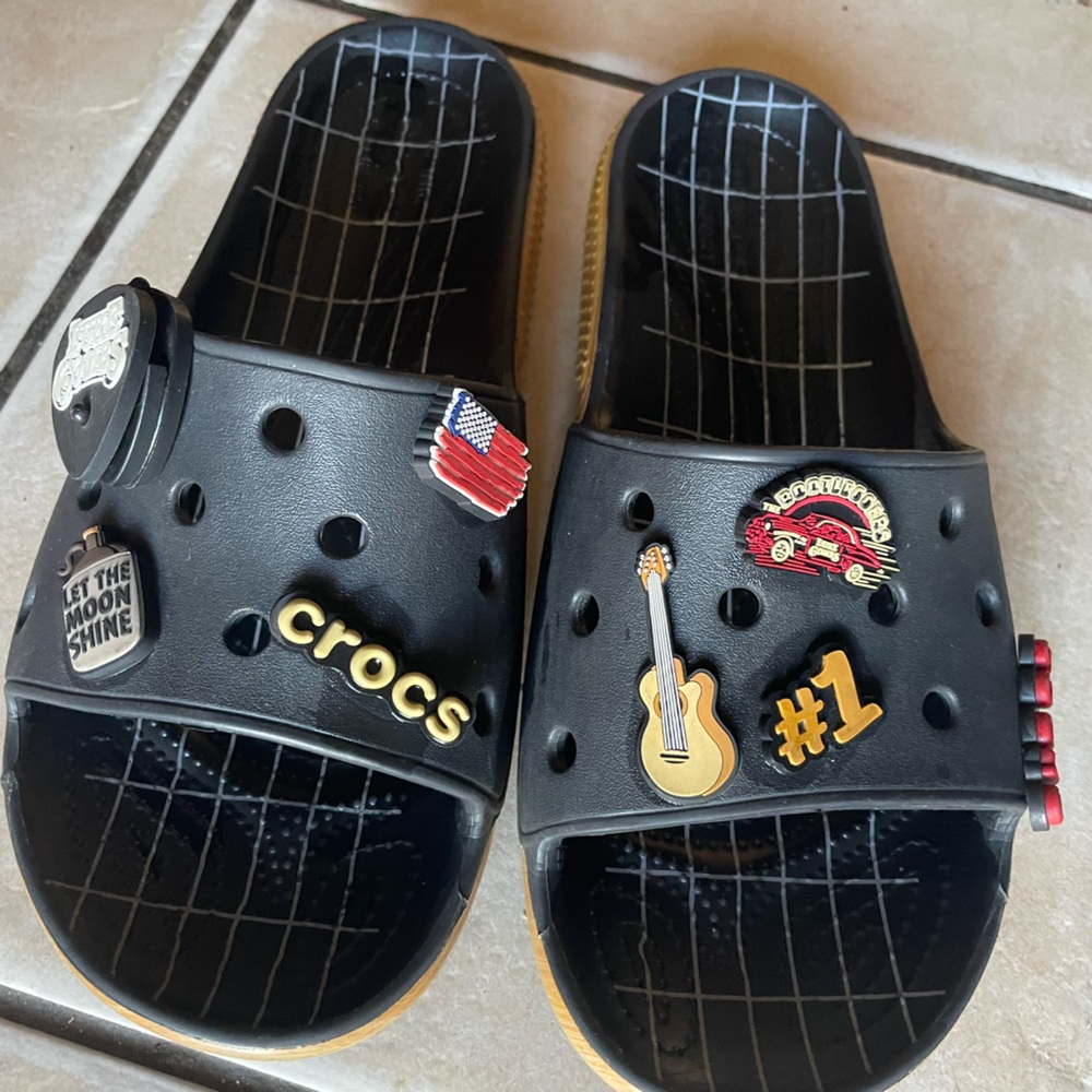Crocs x Luke Combs